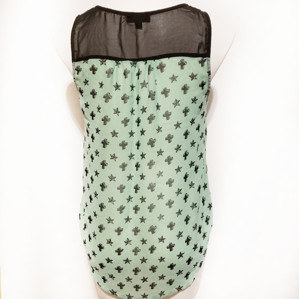 Edge > High/Low Tank
Size M - Picture 2 of 7